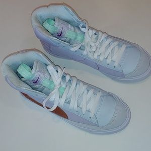 NIKE Blazer Mid 77' Barely Grape Sneakers